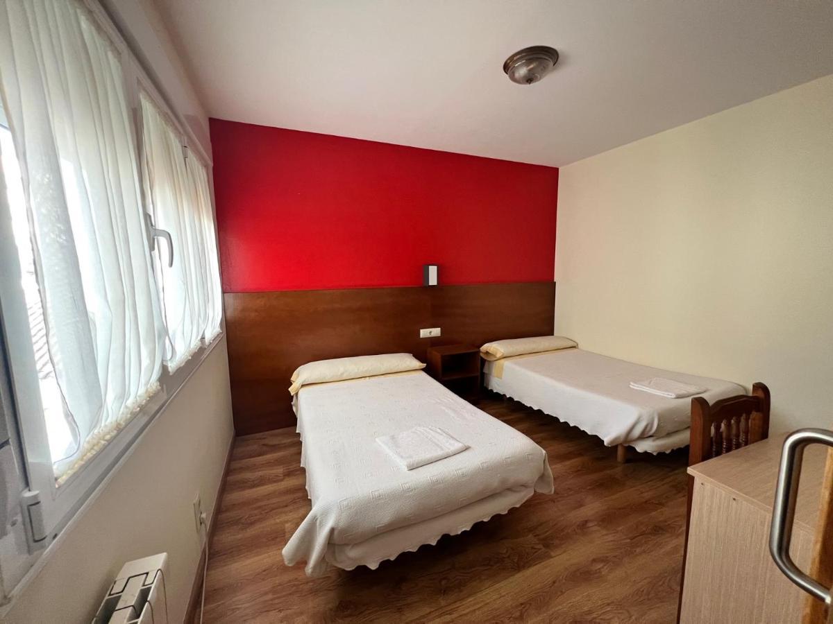 Pension Carballeira Arzua Exterior photo